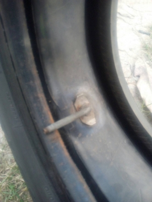 225-75R15 BRIDGESTONE  DURAVIS R669 HD มี 1 เส้น พร้อมยางใน โทร.081-427-3941