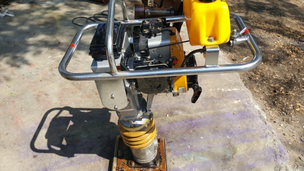 จิงโจ้เครื่องตบดิน พร้อมใช้งาน ราคา 15800 บาท สอบถามได้ ต่อรองได้ ขายได้ขายครับ จิงโจ้เครื่องตบดิน พร้อมใช้งาน ราคา 15800 บาท สอบถามได้ ต่อรองได้ ขายได้ขายครับ