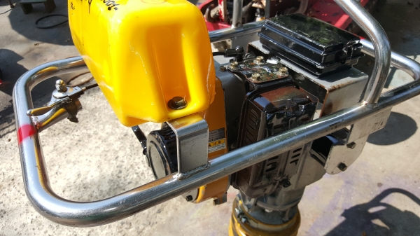 จิงโจ้เครื่องตบดิน พร้อมใช้งาน ราคา 15800 บาท สอบถามได้ ต่อรองได้ ขายได้ขายครับ จิงโจ้เครื่องตบดิน พร้อมใช้งาน ราคา 15800 บาท สอบถามได้ ต่อรองได้ ขายได้ขายครับ