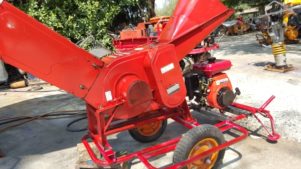 เครื่องย่อยกิ่งสับกิ่งไม้ พร้อมใช้งาน ราคา 16800 บาท สอบถามได้ ต่อรองได้ ขายได้ขาย