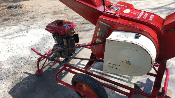 เครื่องย่อยกิ่งสับกิ่งไม้ พร้อมใช้งาน ราคา 16800 บาท สอบถามได้ ต่อรองได้ ขายได้ขาย เครื่องย่อยกิ่งสับกิ่งไม้ พร้อมใช้งาน ราคา 16800 บาท สอบถามได้ ต่อรองได้ ขายได้ขาย