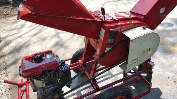 เครื่องย่อยกิ่งสับกิ่งไม้ พร้อมใช้งาน ราคา 16800 บาท สอบถามได้ ต่อรองได้ ขายได้ขาย เครื่องย่อยกิ่งสับกิ่งไม้ พร้อมใช้งาน ราคา 16800 บาท สอบถามได้ ต่อรองได้ ขายได้ขาย