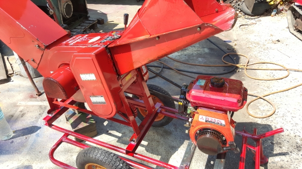 เครื่องย่อยกิ่งสับกิ่งไม้ พร้อมใช้งาน ราคา 16800 บาท สอบถามได้ ต่อรองได้ ขายได้ขาย เครื่องย่อยกิ่งสับกิ่งไม้ พร้อมใช้งาน ราคา 16800 บาท สอบถามได้ ต่อรองได้ ขายได้ขาย