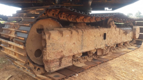 ขายแม็คโคร KOMATSU PC100-3 สภาพใช้งานได้ โซ่ใหม่1ข้าง อิกข้างโซ่อ่อน รถใช้งานได้ปกติ เอกสารสัญญาซื้อขาย