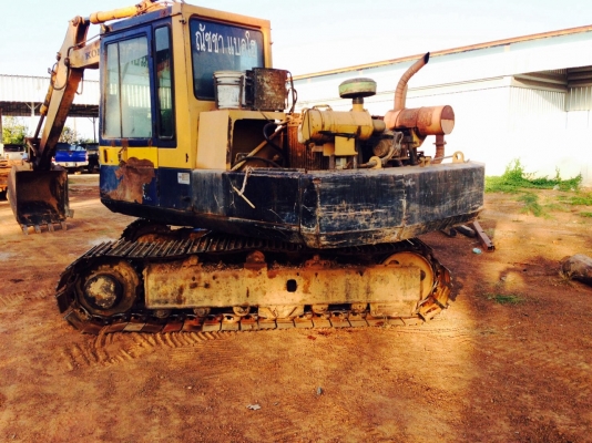 ขายแม็คโคร KOMATSU PC100-3 สภาพใช้งานได้ โซ่ใหม่1ข้าง อิกข้างโซ่อ่อน รถใช้งานได้ปกติ เอกสารสัญญาซื้อขาย