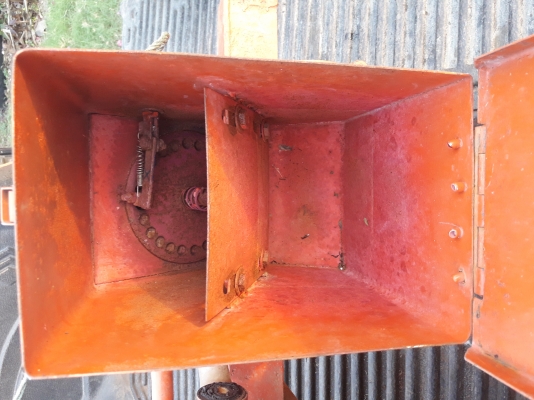 เครื่องหยอดข้าวโพด3กระทู้ พร้อมใช้งาน