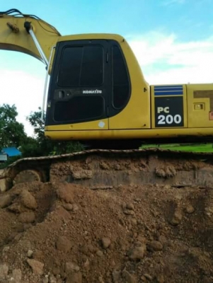 KOMATSU PC200-6 KOMATSU PC200-6