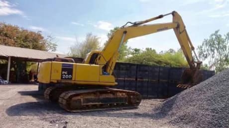 KOMATSU PC200-6