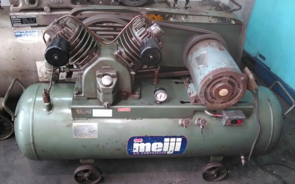 **ขายถูกๆ ปั้มลมมือสองจากญี่ปุ่น** Meiji 3 แรง ถัง 110 ลิตร ทดสอบเรียบร้อย ทุกระบบทำงานได้ดีมากๆ นิ่งๆเงียบๆพร้อมใช้งานครับ **ขายถูกๆ ปั้มลมมือสองจากญี่ปุ่น** Meiji 3 แรง ถัง 110 ลิตร ทดสอบเรียบร้อย ทุกระบบทำงานได้ดีมากๆ นิ่งๆเงียบๆพร้อมใช้งานครับ