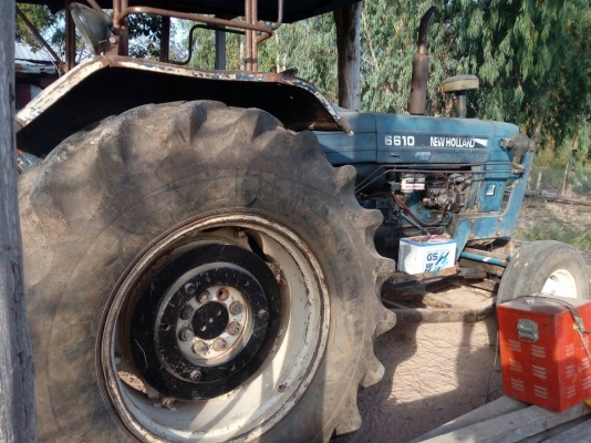 ขายด่วนรถไถ Ford  เพลาเดียว 7700 T3  ขาย ราคา 220,000