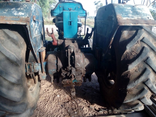 ขายด่วนรถไถ Ford  เพลาเดียว 7700 T3  ขาย ราคา 220,000