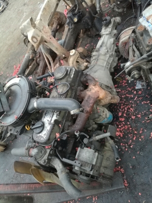 ขายเครื่องนิสสัน ดีเซล ตามรูปเลยครับ 29000บาท