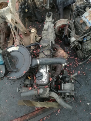 ขายเครื่องนิสสัน ดีเซล ตามรูปเลยครับ 29000บาท ขายเครื่องนิสสัน ดีเซล ตามรูปเลยครับ 29000บาท