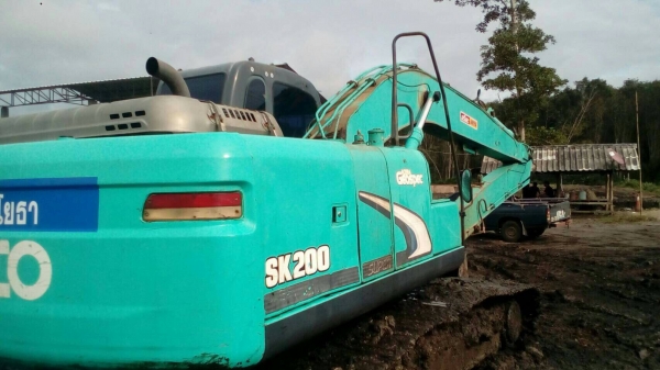 ขายรถแบคโฮบูมยาว KOBELCO SK200-8 YN12 ไมล์ 6000 ชม.ราคา 1800000 ขายรถแบคโฮบูมยาว KOBELCO SK200-8 YN12 ไมล์ 6000 ชม.ราคา 1800000