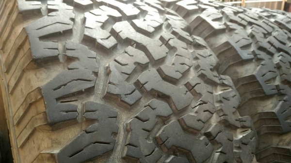 สวยมือ 2 ยาง BF 265 x 70 x 17