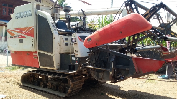 ขายรถเกี่ยว DC70G ปรับสภาพให้เรียบร้อยแล้วปูสแตนเลสให้ติดต่อ 063-3756692หรือ061-7925590แบ่งกันใช้ครับราคาตามนี้ไม่ต้องต่อแล้วครับ