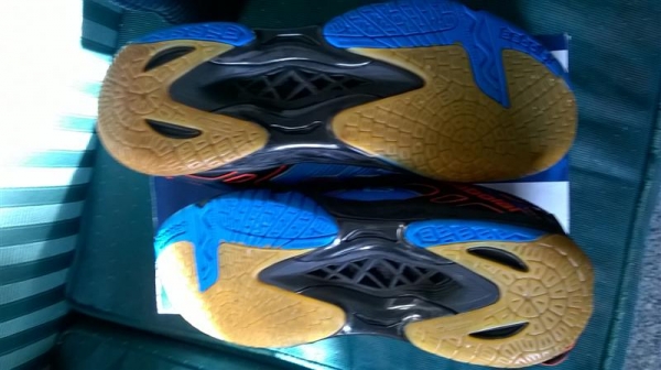 ขายรองเท้าแบดมินตัน Babolat Shadow Team men ขายรองเท้าแบดมินตัน Babolat Shadow Team men