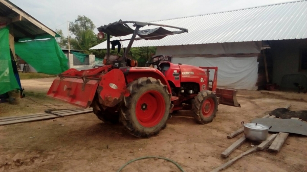 รถไถ 36 แรงปี 53 อุปกร 3 อย่าง ซ. ม 2500 นิด ฯฯ มือเดียวป้ายแดง ราคาเบาฯฯ 225000 บาท วันทูคอล 098 668- 3479 dtac 094 283-9369 สิทธิ์ คับ รถไถ 36 แรงปี 53 อุปกร 3 อย่าง ซ. ม 2500 นิด ฯฯ มือเดียวป้ายแดง ราคาเบาฯฯ 225000 บาท วันทูคอล 098 668- 3479 dtac 094 283-9369 สิทธิ์ คับ