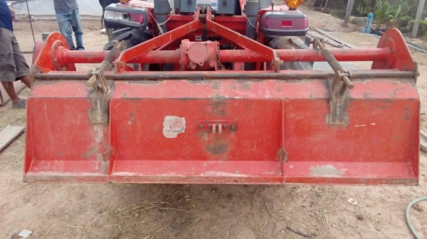 รถไถ 36 แรงปี  53 อุปกร 3 อย่าง   ซ. ม  2500   นิด ฯฯ มือเดียวป้ายแดง  ราคาเบาฯฯ  225000   บาท  วันทูคอล 098 668- 3479 dtac 094 283-9369 สิทธิ์ คับ