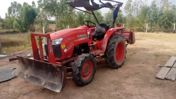 รถไถ 36 แรงปี 53 อุปกร 3 อย่าง ซ. ม 2500 นิด ฯฯ มือเดียวป้ายแดง ราคาเบาฯฯ 225000 บาท วันทูคอล 098 668- 3479 dtac 094 283-9369 สิทธิ์ คับ รถไถ 36 แรงปี 53 อุปกร 3 อย่าง ซ. ม 2500 นิด ฯฯ มือเดียวป้ายแดง ราคาเบาฯฯ 225000 บาท วันทูคอล 098 668- 3479 dtac 094 283-9369 สิทธิ์ คับ