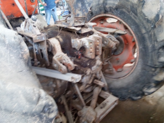 ขายรถไถ่คูโบต้า 8030  รถจอดไว้ เช็คสภาพก่อน ใช้งานได้