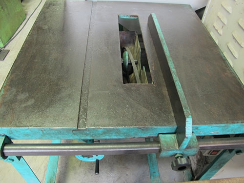 ขายโต๊ะเลื่อยวงเดือนตัดไม้ อลูมิเนียมได้เหล็กหนาแข็งแรง ขายโต๊ะเลื่อยวงเดือนตัดไม้ อลูมิเนียมได้เหล็กหนาแข็งแรง