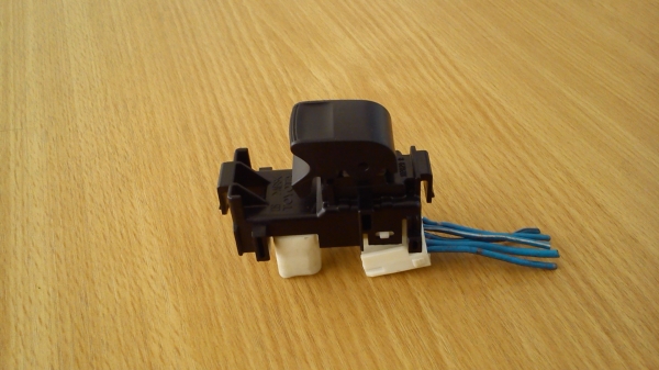 สวิตช์ กดขึ้น ลงกระจกด้านหลัง Toyota RAV 4