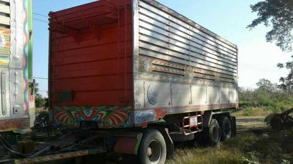 ขายรถพ่วง 22 ล้อ สวยๆมาอีกแล้วครับ  เป็นแม่-ลูก รถใช้งานอยู่ กระบะเนียมคอกเกษตรดั้ม อู่.สมศักดิ์ บอดีคาร์ HINO 380 ปี.54 ยาง 70-80\% ราคา.2650000 สนใจรีบจองด่วนครับ โทร.ID.0813531946 รถอยู่เพชรบูรณ์