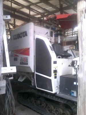 ขาย คูโบต้า DC95GM รถปี 57  ช.ม 1,2xx hr.   ยางแทร็คใหม่ 1 คู่ ปากคอตู้ สวยครับ  ราคา 575,000 ลดช่วยค่าขนย้าย 091-0206555 อยู่บุรีรัมย์ครับ