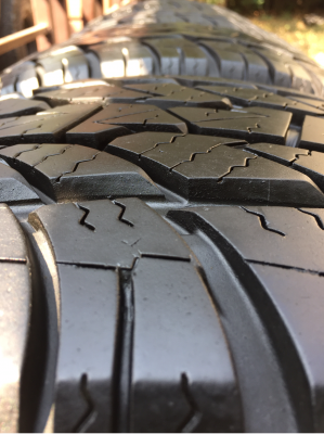 ยาง All Maxxis 265 50 20 ปลายปี14 ดอกเต็ม ไม่มีปะ ราคาไม่แพง