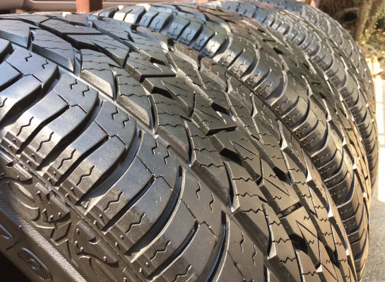 ยาง All Maxxis 265 50 20 ปลายปี14 ดอกเต็ม ไม่มีปะ ราคาไม่แพง