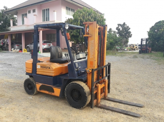 ขายรถยก TOYOTA 5FG20 เครื่องเบนซิน 5k เสาสูง 3 เมตร ยกได้ 2 ตัน เกียร์ธรรมดา รถนอกนำเข้า ติดต่อ 098-7962549