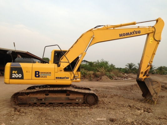 ขายด่วน!!Komatsu PC200-8 สภาพสวยค่ะ