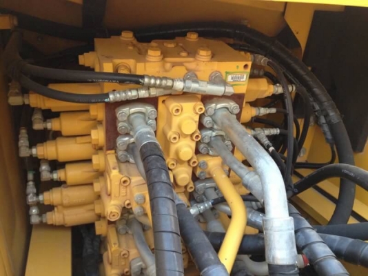 ขายด่วน!! Komatsu PC200-8M0 สภาพสวยค่ะ