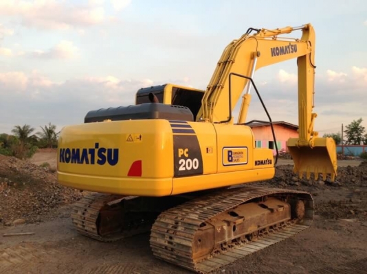 ขายด่วน!! Komatsu PC200-8M0 สภาพสวยค่ะ