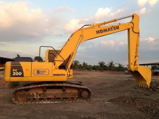 ขายด่วน!! Komatsu PC200-8M0 สภาพสวยค่ะ