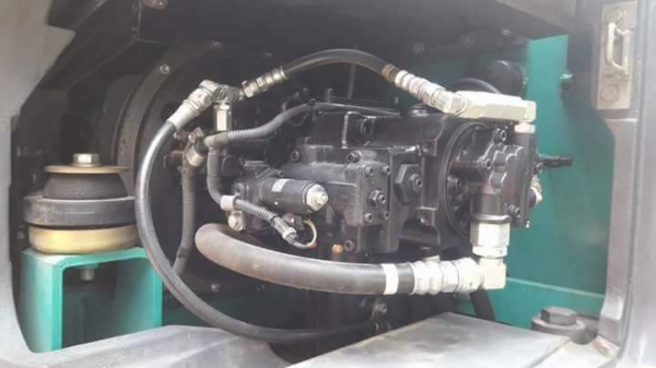 ขายKOBELCO SK135SR YY06  ปี2010  เครื่องคอมมอนเรล  เปิดได้รอบคัน  ใช้งานมาแค่  3,XXX ชั่วโมง  ลองระบบกันได้ทุกวัน  โทร  089-3818694  ดวงนภา