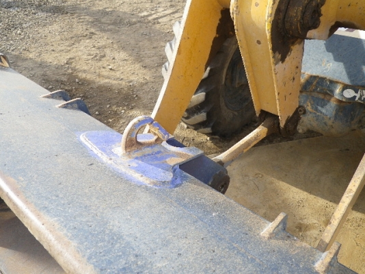 ขาย : รถตัก ยี่ห้อ : KOMATSU  รุ่น : WA30-2