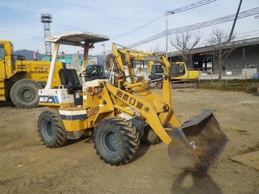 ขาย : รถตัก ยี่ห้อ : KOMATSU  รุ่น : WA30-2