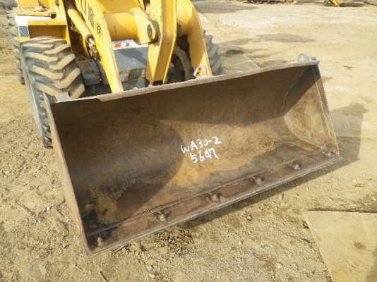 ขาย : รถตัก ยี่ห้อ : KOMATSU  รุ่น : WA30-2