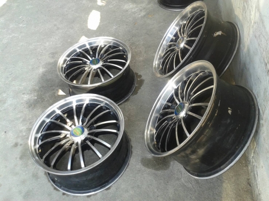 ขอบ17นิ้ว6รู ชุดนี้ ราคา 7600 บาท ขอบ17นิ้ว6รู ชุดนี้ ราคา 7600 บาท