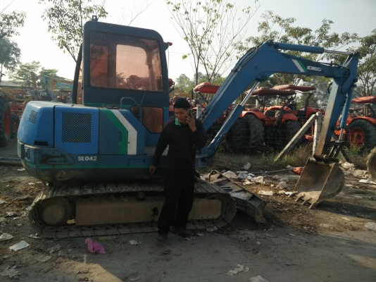 ขายรถขุด KOBELCO SK42 เข้ามาใหม่ครับ รถเก่าไทยสภาพดี ใช้งานได้ เครื่องดี เอวดี ราคาเบาๆ สนใจติดต่อสันต์ 092-2603737