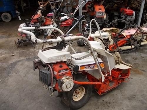 ราคา 9,300 บาท!! รถเกี่ยวข้าวเดินตาม KUBOTA รุ่น RB25 รหัสสินค้า 80803191 ติดต่อ 081-8283376  www.nihonmono.com