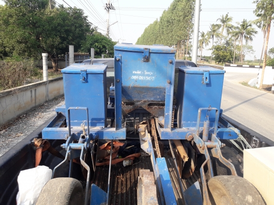 เครื่องหยอดข้าวโพด แบบจาน