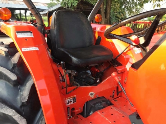 ขายรถไถคูโบต้า L4508. 4WD2เพลา พร้อมอุปกรณ์ ใบมีดดันดินและผานพรวน ราคา 285,000 บาท พร้อมส่งฟรีถึงบ้าน โทรสอบถามได้เลยค่ะ 081-9136451 ขอดูรูปทาง Line:Bow6451  รถสวย สภาพพร้อมใช้งาน ทุกระบบสมบูรณ์ ชั่วโมงทำงาน 1,200 ชั่วโมง  เครื่องดี เกียร์ดี ยางดีทั้ง 4 เ