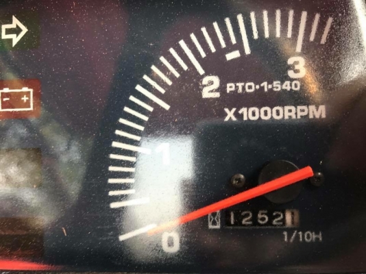 ขายรถไถคูโบต้า L4508. 4WD2เพลา พร้อมอุปกรณ์ ใบมีดดันดินและผานพรวน ราคา 285,000 บาท พร้อมส่งฟรีถึงบ้าน โทรสอบถามได้เลยค่ะ 081-9136451 ขอดูรูปทาง Line:Bow6451  รถสวย สภาพพร้อมใช้งาน ทุกระบบสมบูรณ์ ชั่วโมงทำงาน 1,200 ชั่วโมง  เครื่องดี เกียร์ดี ยางดีทั้ง 4 เ