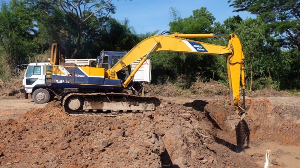 ขายKOBELCO SK MART 2 ช่วงล่างเต็ม เครื่องปั้มทำงานดี เอกสารอินวอย รถอยู่หนองคาย ราคา 430,000บ. สนใจ 0835601591 หรือ 0903494058