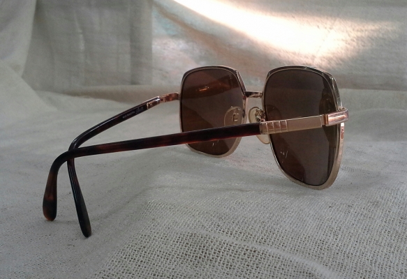 แว่นตาออสเตรียนวินเทจ ยุค '70s Vintage SILHOUETTE handmade in Austria เวรี่บิ๊กไซซ์! แว่นตาออสเตรียนวินเทจ ยุค '70s Vintage SILHOUETTE handmade in Austria เวรี่บิ๊กไซซ์!