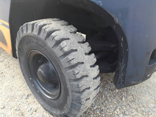 ขายรถยก TOYOTA 5FG20 เครื่องเบนซิน 5k เสาสูง 3 เมตร ยกได้ 2 ตัน เกียร์ธรรมดา รถนอกนำเข้า ติดต่อ 098-7962549