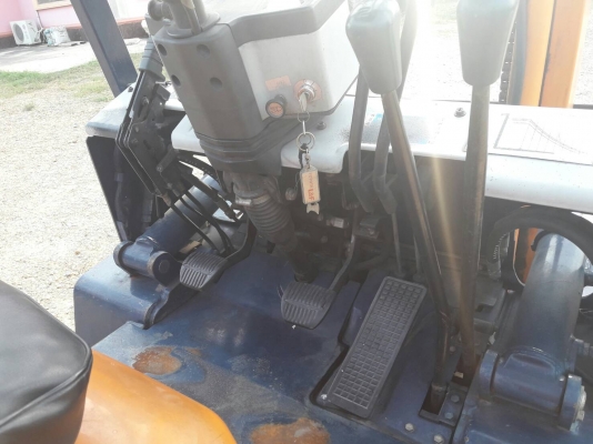 ขายรถยก TOYOTA 5FG20 เครื่องเบนซิน 5k เสาสูง 3 เมตร ยกได้ 2 ตัน เกียร์ธรรมดา รถนอกนำเข้า ติดต่อ 098-7962549